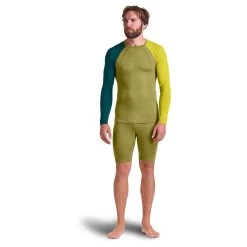 Ortovox 120 Comp Light Long Sleeve - Merino Base Layer 5 Ortovox 120 Comp Light Long Sleeve - Merino Base Layer -Ortovox Outdoor ortovox 120 comp light long sleeve merino base layer detail 3
